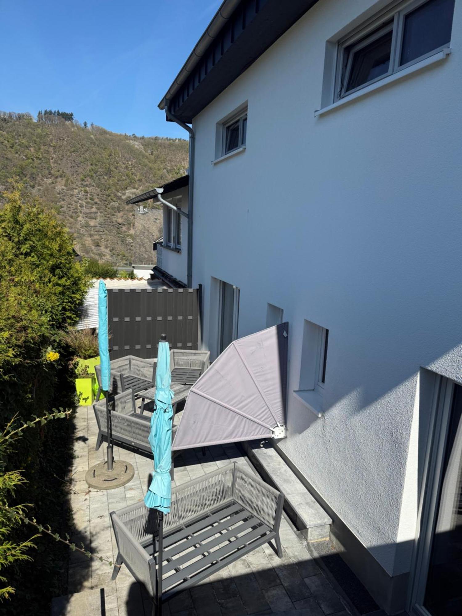 Haus Uebernachtenswert Cochem Mosel Exterior foto